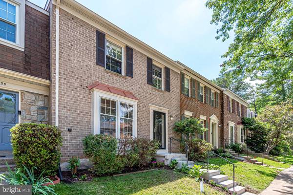 Annandale, VA 22003,4448 CHASE PARK CT