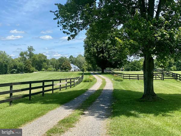 Middleburg, VA 20117,22929 CARTERS FARM LN