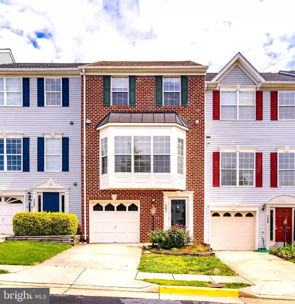 5231 BALLYCASTLE CIR, Alexandria, VA 22315