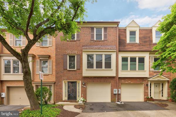 3807 USHER CT, Alexandria, VA 22304