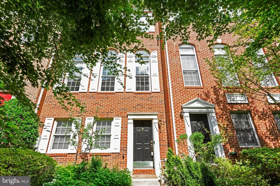 2438 GARNETT DR, Alexandria, VA 22311