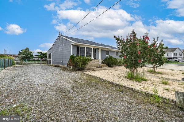 6 N BINNACLE DR, Tuckerton, NJ 08087