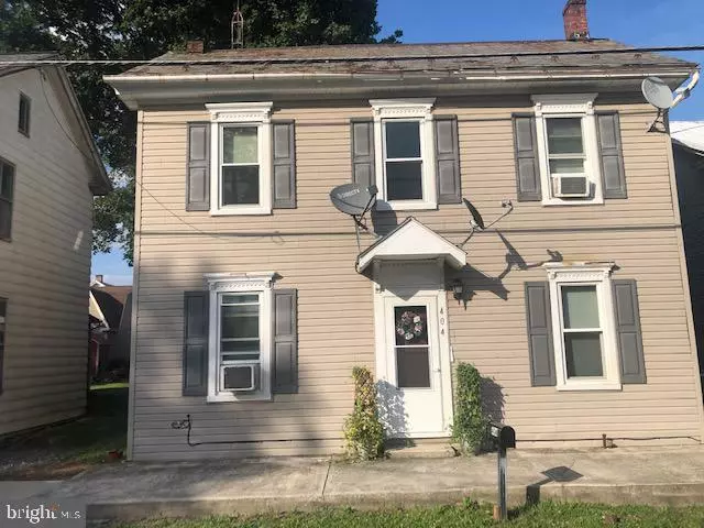 404 WALNUT ST, Boiling Springs, PA 17007