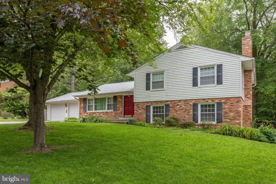 5211 HOLDEN ST, Fairfax, VA 22032