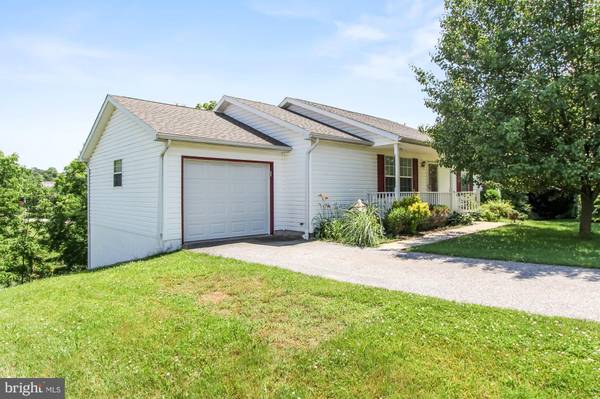 Stewartstown, PA 17363,119 LANTERN LN