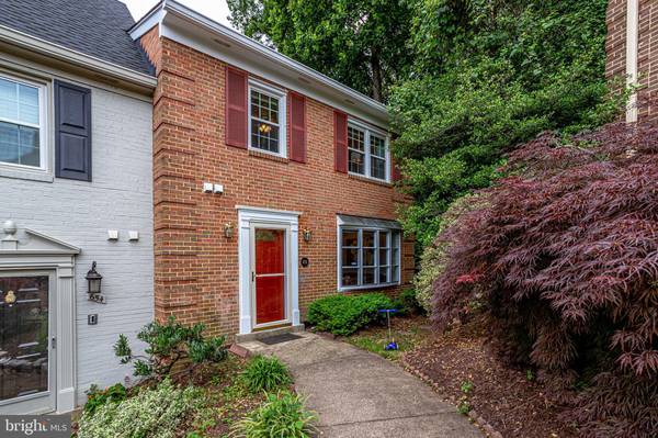 656 N ARMISTEAD ST, Alexandria, VA 22312