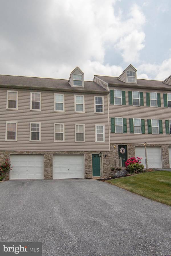 1006 HEARTHRIDGE LN, York, PA 17404