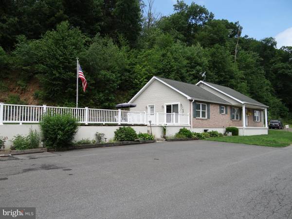 Schuylkill Haven, PA 17972,27 EATON ST