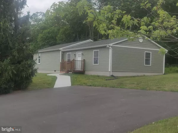 Falling Waters, WV 25419,293 HOPE LN