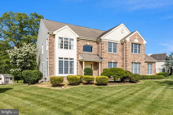 6 SANDTRAP CIR, Ivyland, PA 18974