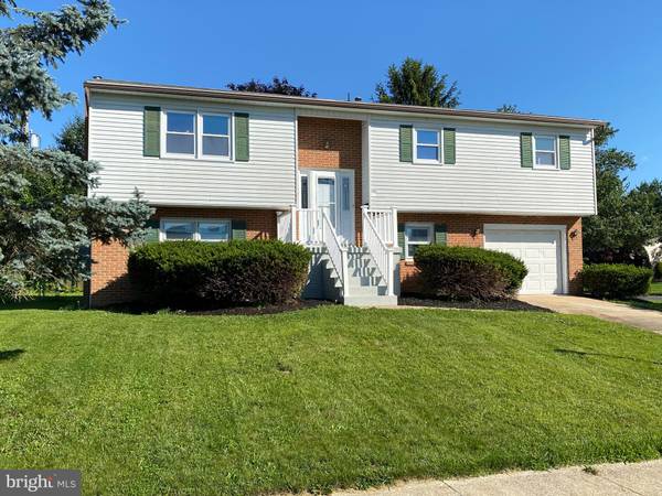 5215 STUART DR, Mechanicsburg, PA 17055