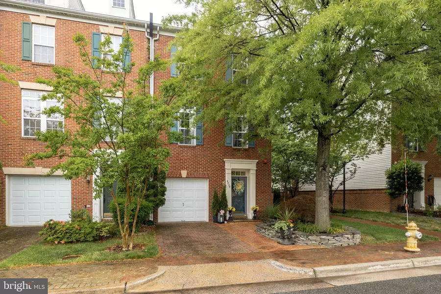 4930 GARDNER DR, Alexandria, VA 22304