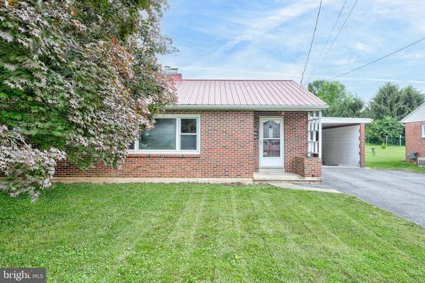 211 BIRCHLAND AVE, Mount Joy, PA 17552