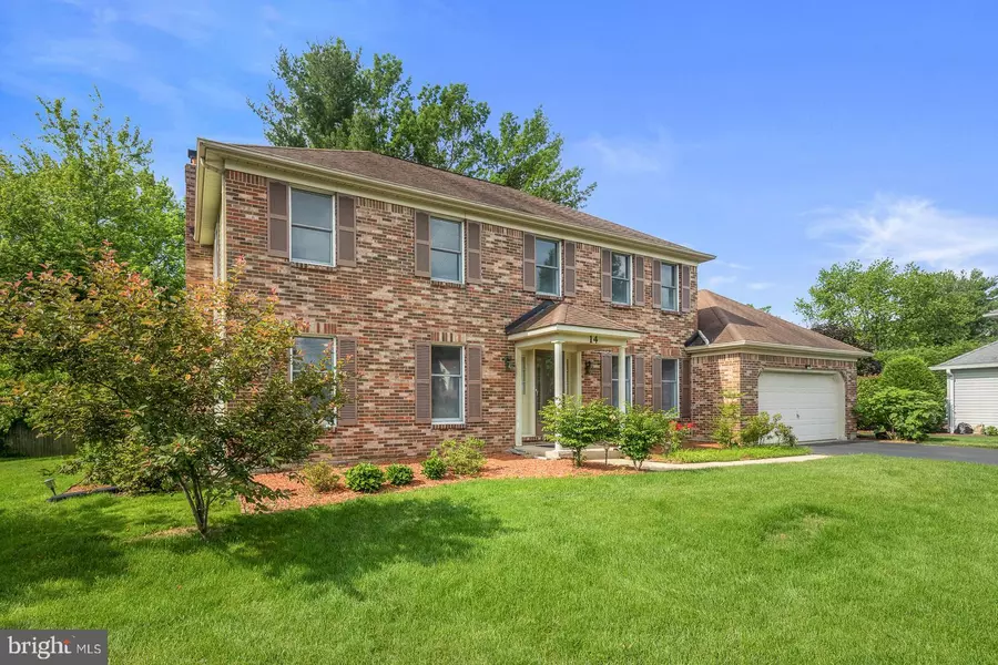 14 PHEASANT RUN DR, Wilmington, DE 19810