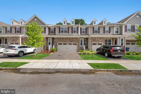 Monroe Township, NJ 08831,30 PERIWINKLE DR