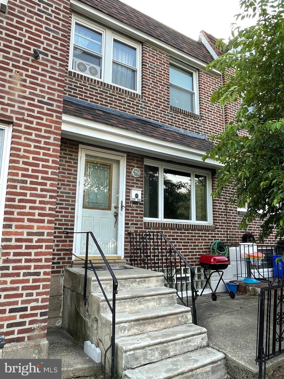 Philadelphia, PA 19120,6522 N MASCHER ST