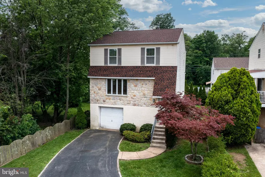 206 PATRICIA LN, Secane, PA 19018