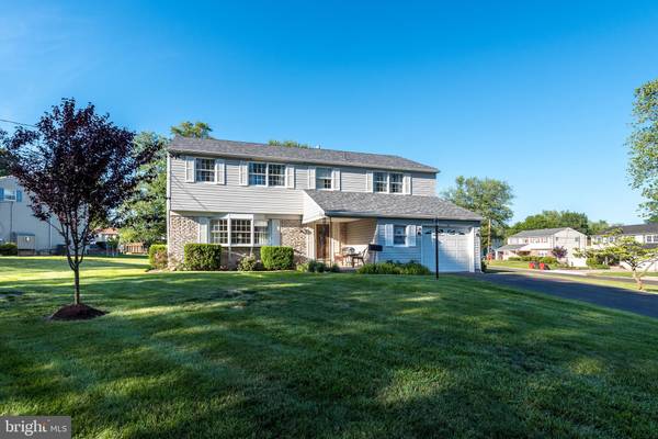 515 OVERLOOK DR, Warminster, PA 18974