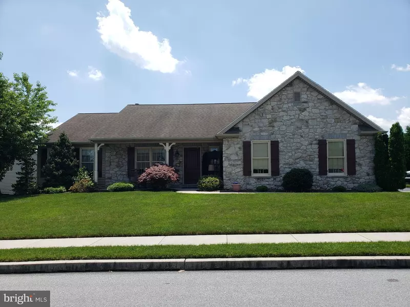 701 HEATHER RDG, Manheim, PA 17545