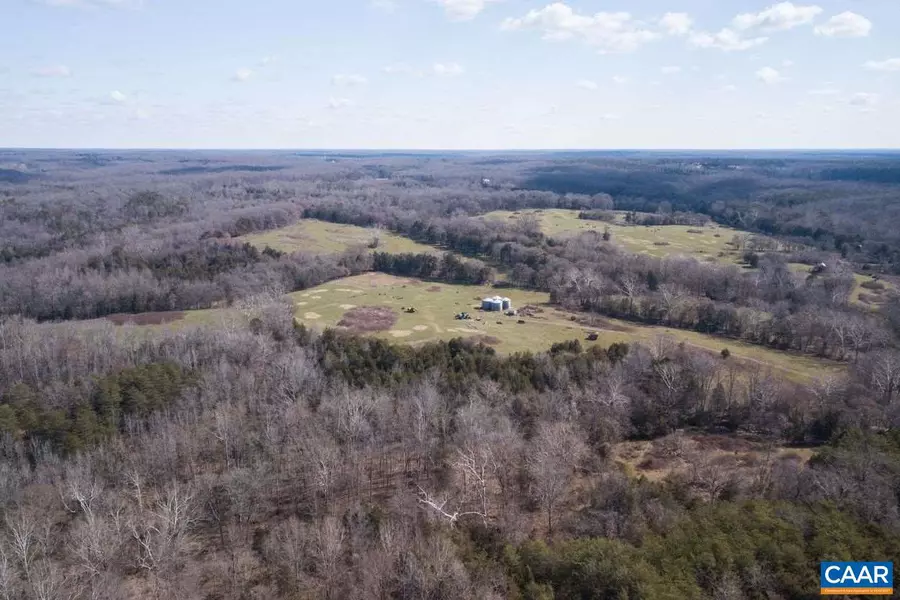 5551 RIVER RD W RD W, Goochland, VA 23063