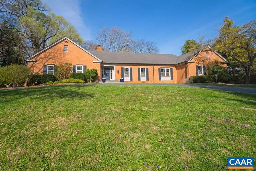 4 OLD FARM RD, Charlottesville, VA 22903