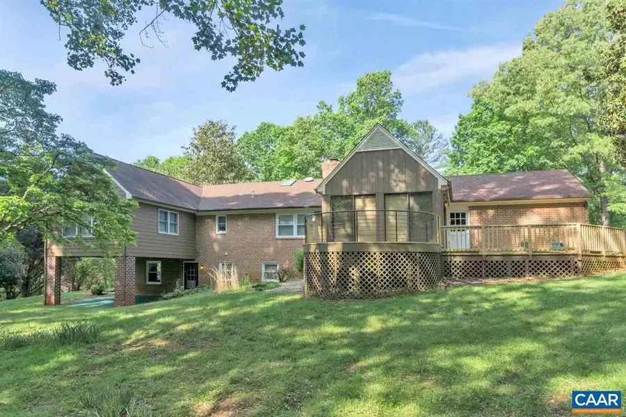 1445 PINEDALE RD, Charlottesville, VA 22901