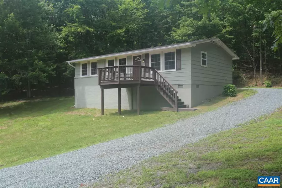 438 LITTLE MOUNTAIN RD RD, Palmyra, VA 22963