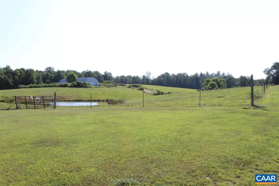 472 ROCK ISLAND FARM LN, Scottsville, VA 24590