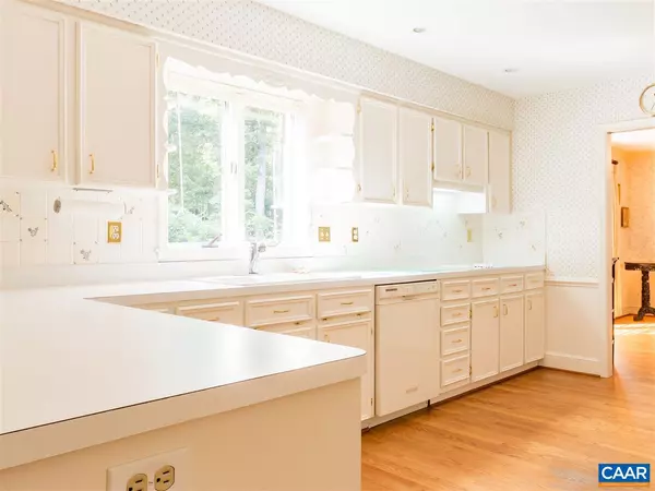 Charlottesville, VA 22901,866 TANGLEWOOD RD