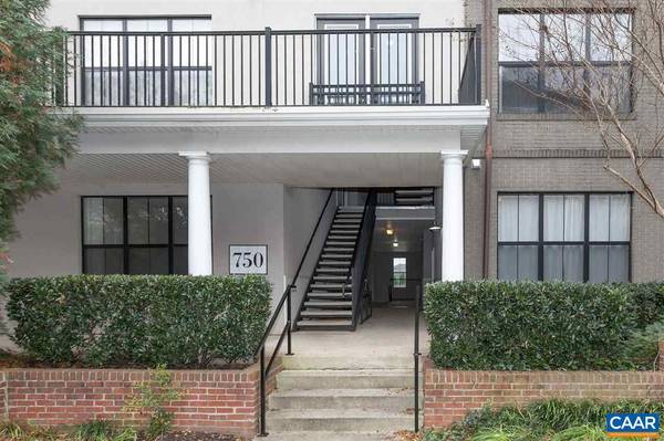 750 WALKER SQ SQ #3B, Charlottesville, VA 22903