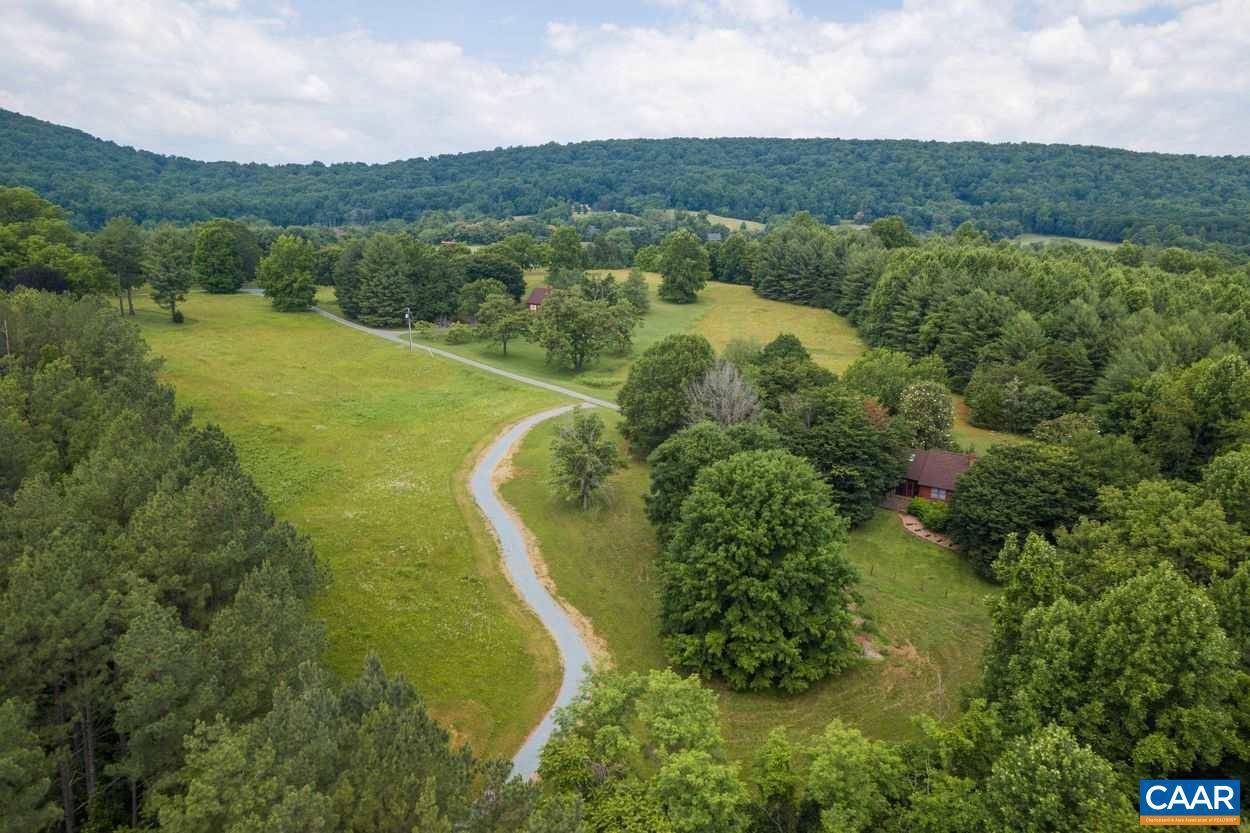 4007 CEDAR GROVE LN LN, Charlottesville, VA 22902