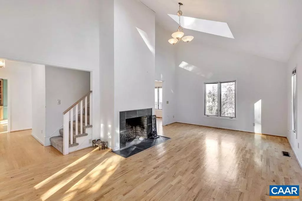 Charlottesville, VA 22901,2850 LOCUST HILL DR DR