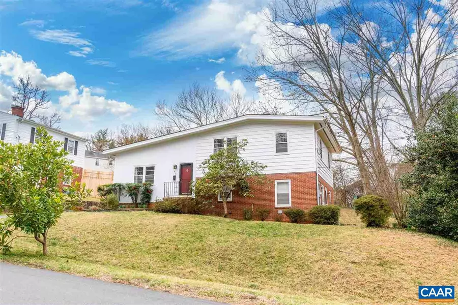 418 MOSELEY DR DR, Charlottesville, VA 22903