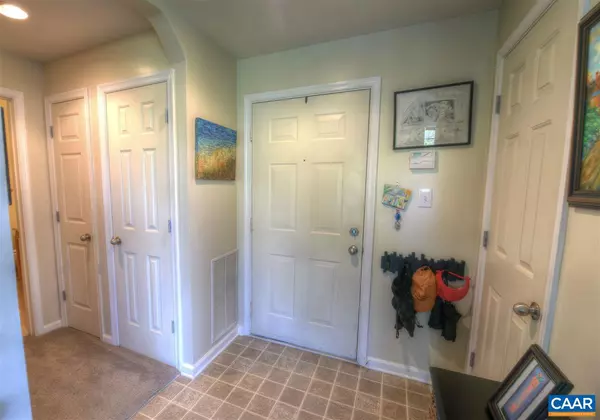 Charlottesville, VA 22911,270 RIVERBEND DR DR #3C