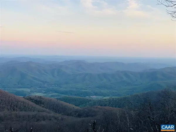 Roseland, VA 22967,988 DEVILS KNOB LOOP LOOP