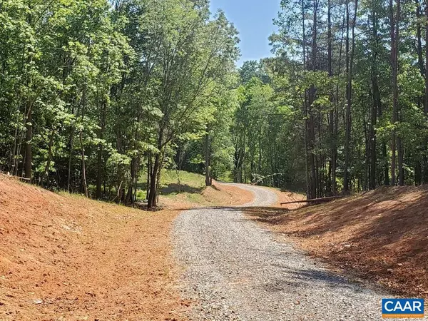 8784 ROCKY FORD RD, Moneta, VA 24121