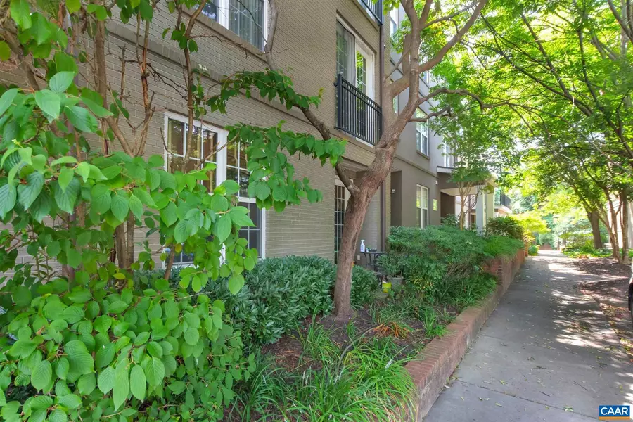 710 WALKER SQ #4D, Charlottesville, VA 22903