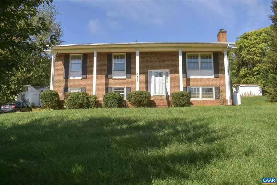 2429 HUNTINGTON RD, Charlottesville, VA 22901