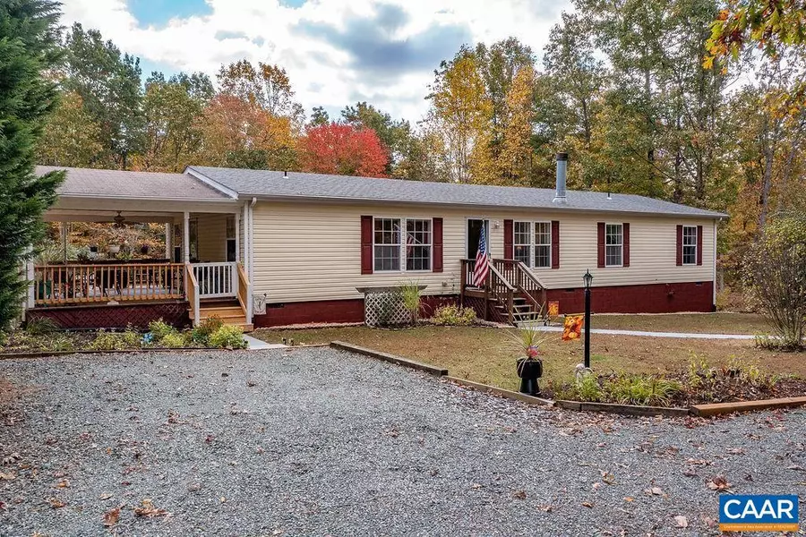 416 HUMMINGBIRD RD, Scottsville, VA 24590