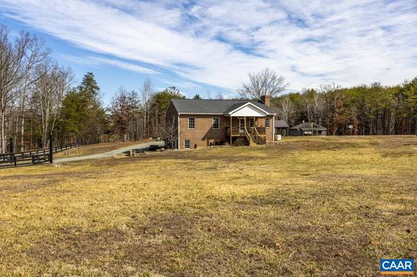 1850 SECRETARYS RD, Scottsville, VA 24590