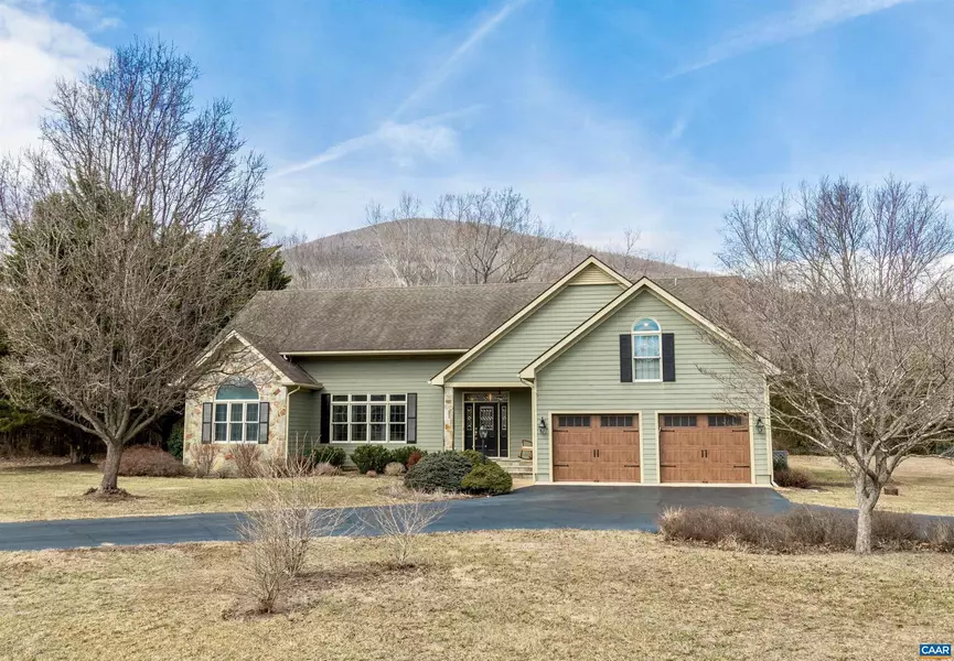 431 HUNTERS PT, Nellysford, VA 22958