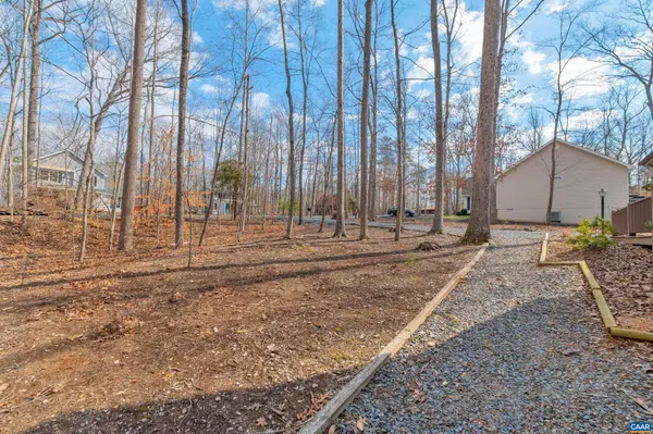 Palmyra, VA 22963,6 HORSEBACK LN