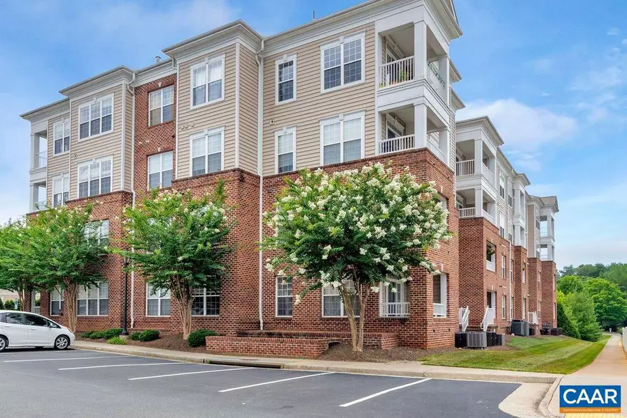 1051 GLENWOOD STATION LN #102, Charlottesville, VA 22901