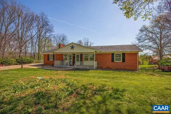 221 BAYNES RD, Waynesboro, VA 22980