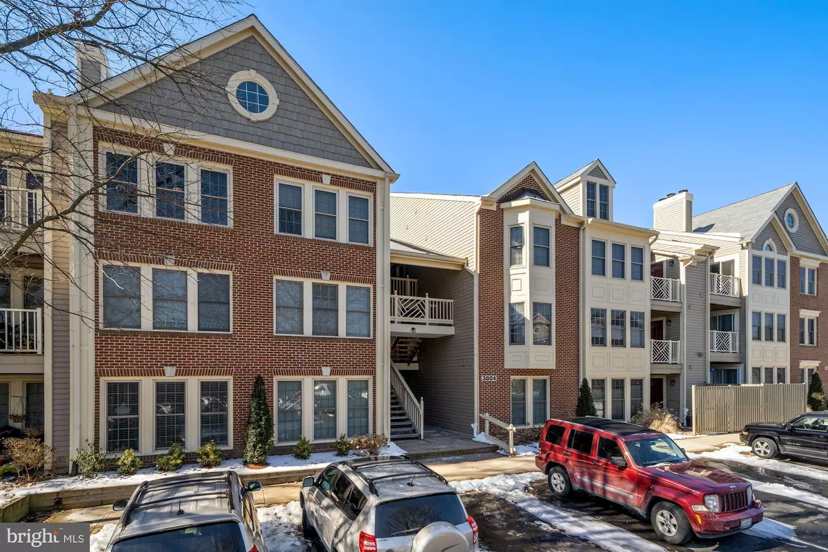 Fairfax, VA 22033,3804 RIDGE KNOLL CT #305A