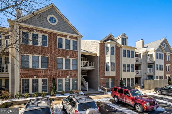 3804 RIDGE KNOLL CT #305A, Fairfax, VA 22033