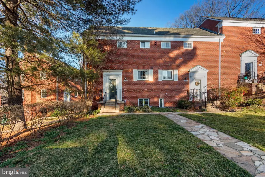 3309 MARTHA CUSTIS DR, Alexandria, VA 22302