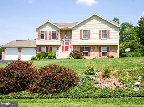 837 ESSEX CIR, Greencastle, PA 17225