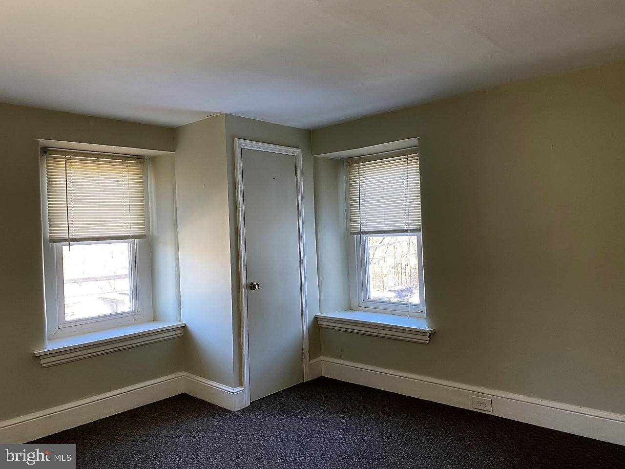 Schwenksville, PA 19473,63 MAIN ST