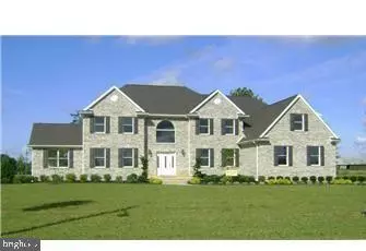 1 LAUREN LN, Hamilton, NJ 08620